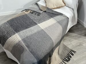 Plaid Dolz CALGARY